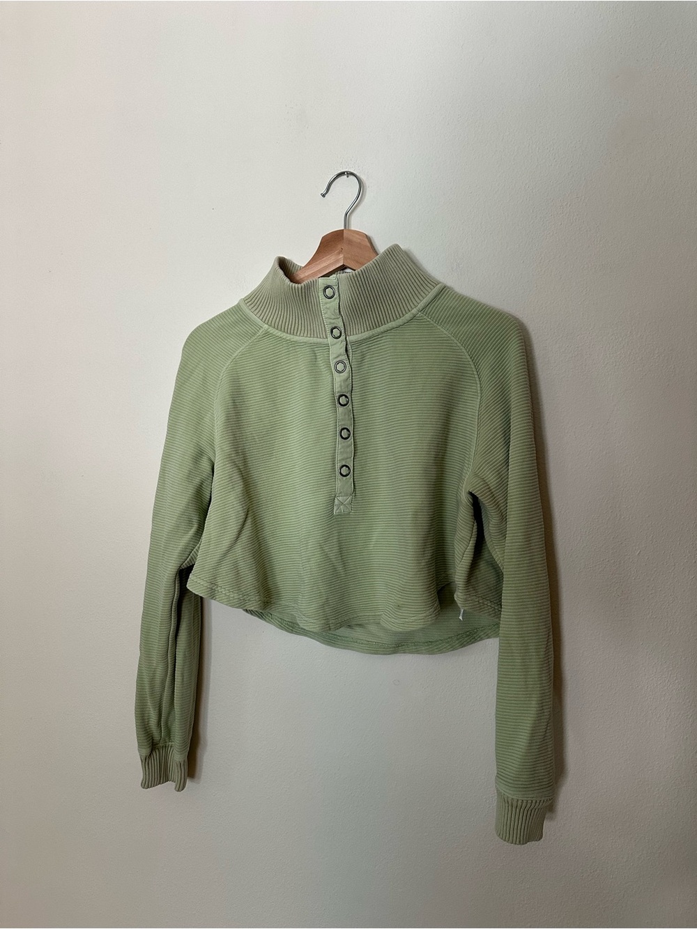 Free People Movement cropped turtleneck sweatshirt